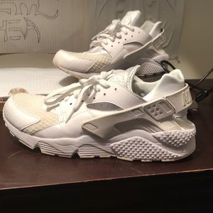 Nike Air Huarache (MENS).